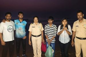 Local fishermen save life of couple stuck in rough sea in ratnagiri