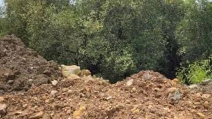 Municipal corporation takes action against illegally construction debris in Borivali