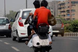 mumbai traffic police launches special drive against e bikes violators