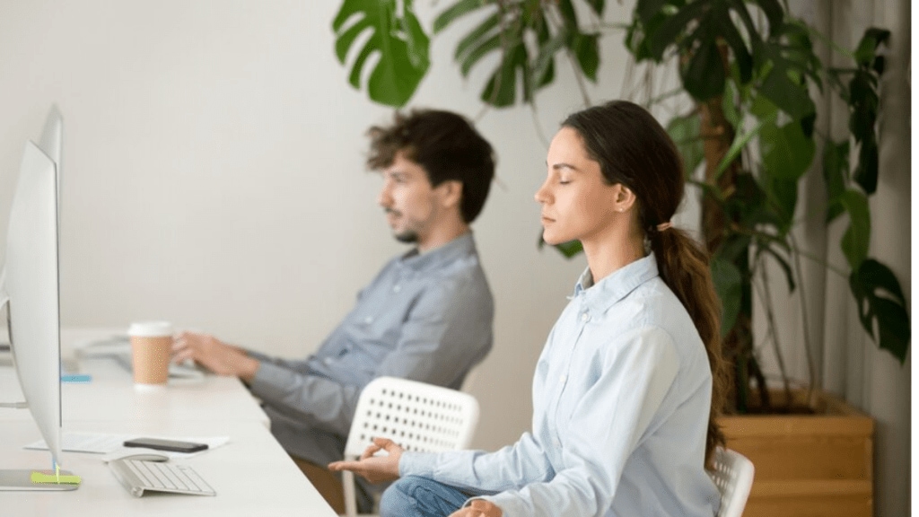 how to meditate in office in lunch break