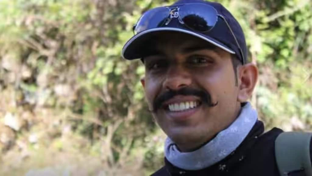 Success story of ias deshal dan ratnu son of tea seller who cleared upsc with 82 rank