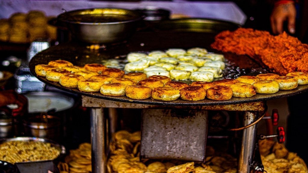 Mumbai street food vendors, street food Mumbai,