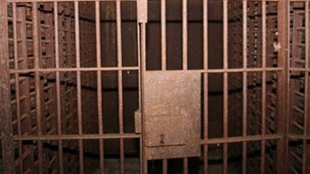 Prisoner beaten up in Aadharwadi jail in Kalyan