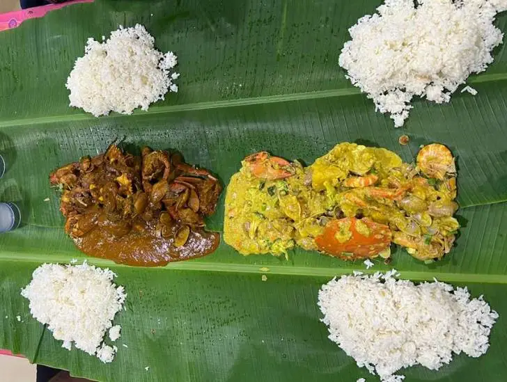  Why do eat food on banana leaves?