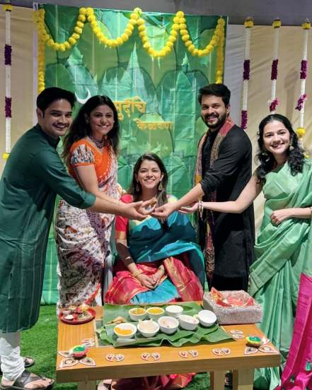 aai kuthe kay karte fame actress kaumudi walokar mehendi ceremony