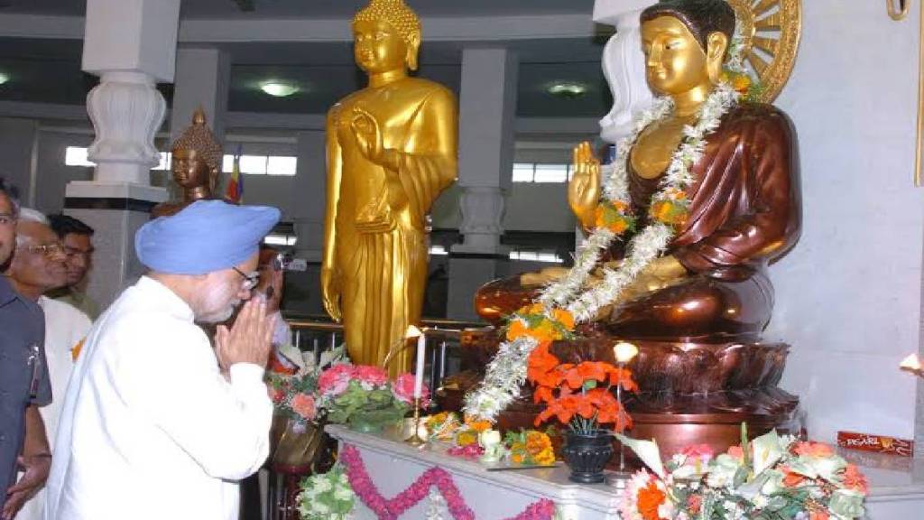 Manmohan Singh is the second Prime Minister to visit Deekshabhoomi after Atal Bihari Vajpayee