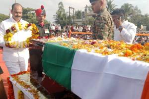 martyred soldier shubham ghadge cremated news in marathi