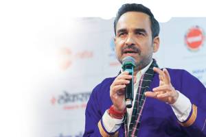 actor pankaj tripathi interview conducted by loksatta editor girish kuber