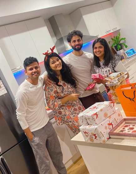 pooja sawant and family celebrates christmas in australia