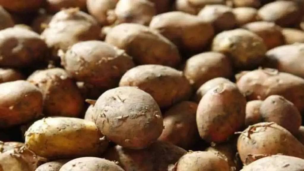 price of potatoes increased up to rs 10 per kg due to supply restrictions from west bengal