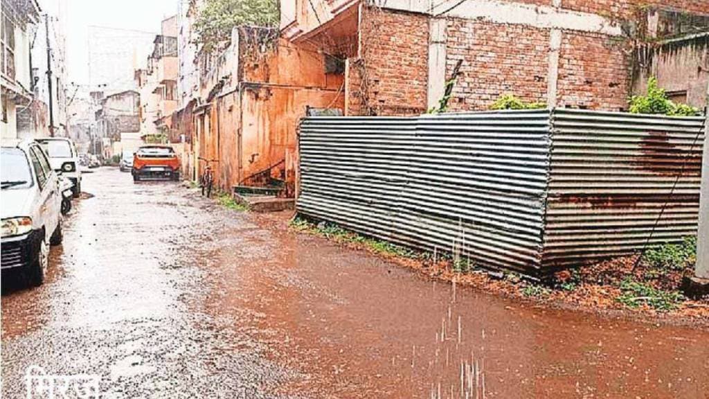 rains lashed sangli and nashik damaged rabi season crops