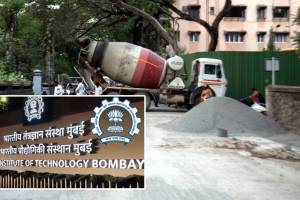 IIT mumbai inspects Dahisar cement concretisation road project,