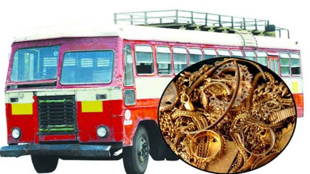 gold jewellery stolen from female passenger bag at swargate st bus depot