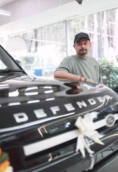 swapnil joshi new range rover defender car