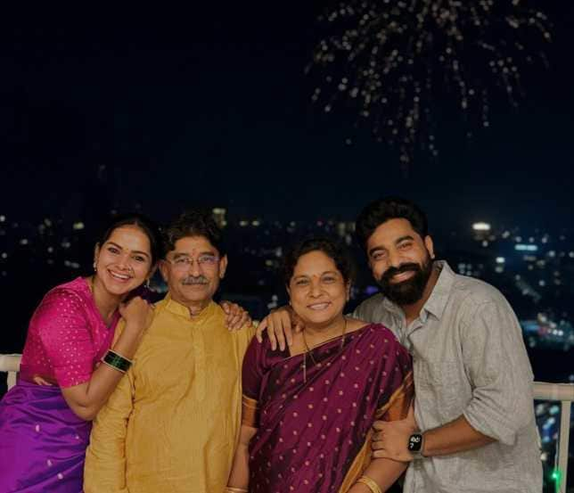 titeeksha tawde nashik in laws new home nameplate