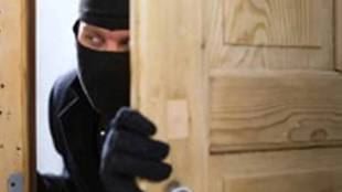 thieves target closed flats valuables worth rs 10 lakh stolen in four burglaries