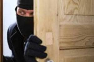 thieves target closed flats valuables worth rs 10 lakh stolen in four burglaries