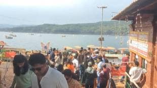 Tourists pour in at Mahabaleshwar for new year celebration