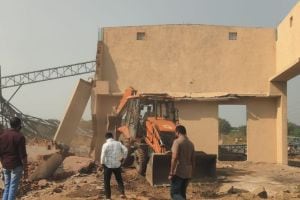 Vasai Municipal corporation action against unauthorized construction begins