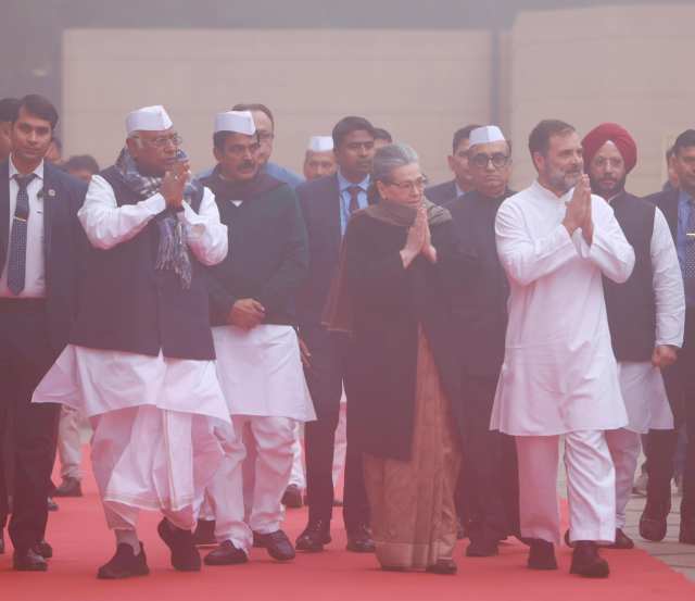 She was joined by Congress President Mallikarjun Kharge and Leader of Opposition in the Lok Sabha, Rahul Gandhi, for the ceremony.