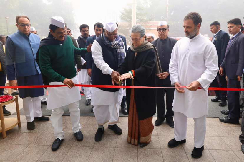 9. Other attendees were Pradesh Congress Committee (PCC) presidents, Congress Legislature Party leaders, and MPs from both the Lok Sabha and Rajya Sabha. (Photo Courtesy: Congress)