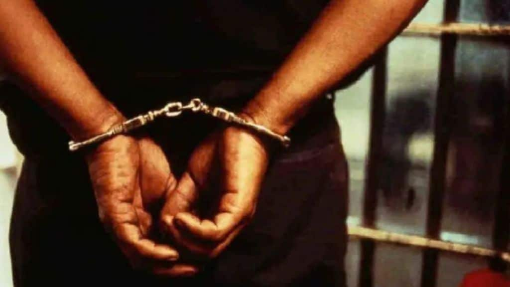 Man arrested for stealing businessmans mobile phone on Prabhat Road