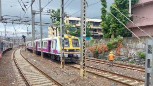 Mumbai tuesday 28th january central railway harbour railway Trains delayed