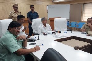 Chandrakant Patil instructs forest officials to ensure safety of hills in Pune