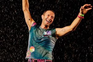 Chris Martin apologises