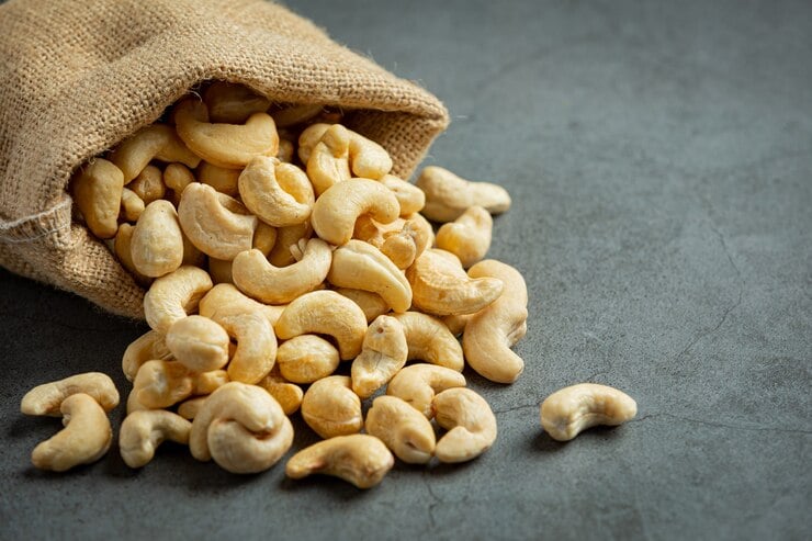 Health Benefits Of Eating Soaked Cashew Nut