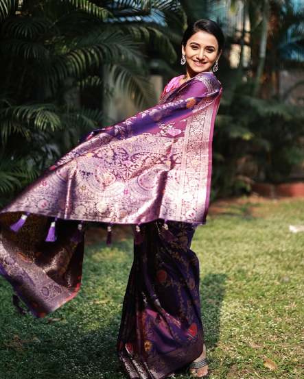 Jui Gadkari Purple Saree Look