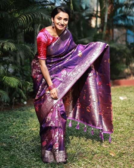 Jui Gadkari Purple Saree Look