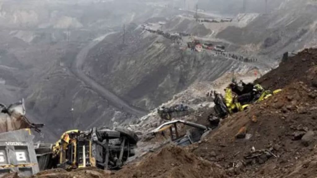 Several men trapped in Assam coal mine