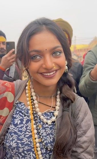 Monalisa Bhosle Maha Kumbh Mela 2025 Prayagraj