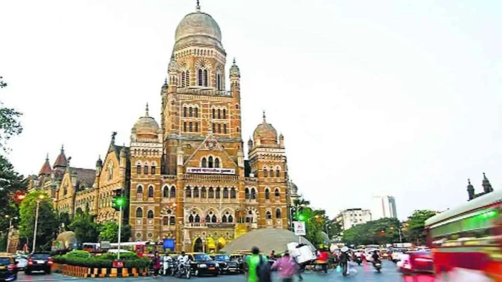 mumbai Municipality action under hawker-free area campaign