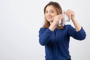 Why Drinking Cold Water May Not Be Good For Your Digestive System, As Per Experts