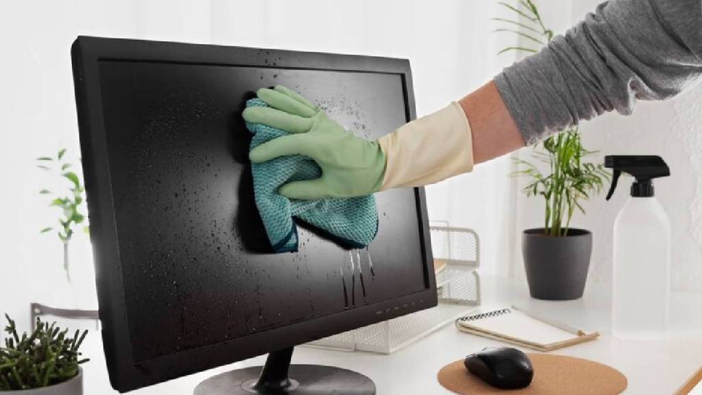 How to Clean Your Laptop Screen