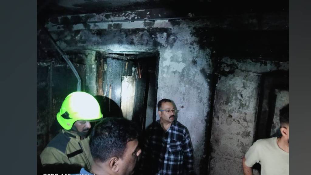 fire erupted late Sunday night in second floor room of six storey in balkoom area Thane