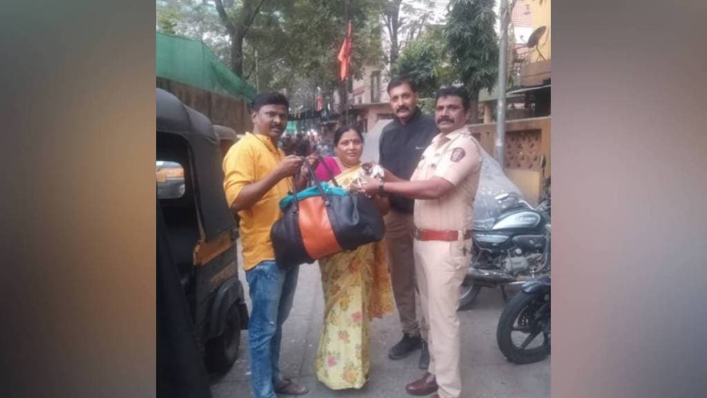 items lost in a rickshaw, Thane , rickshaw Thane,