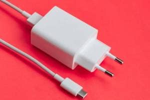 How to Clean Phone Charger