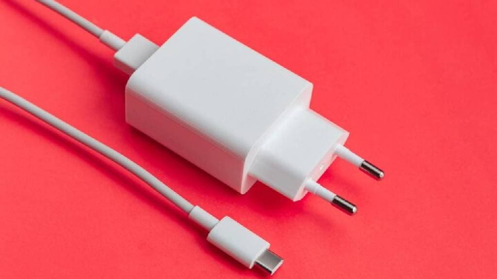 How to Clean Phone Charger