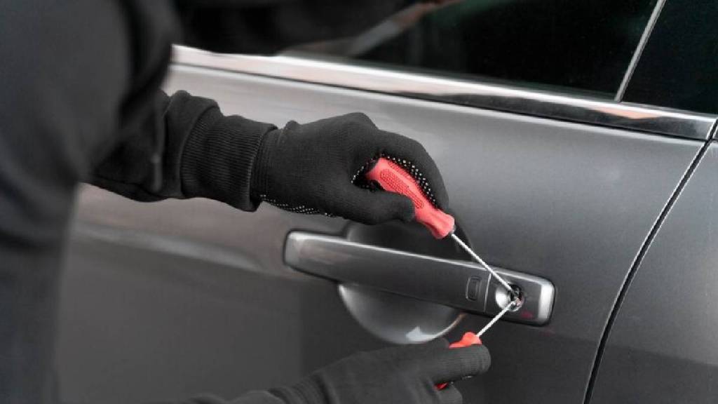 Important tips to help prevent car theft