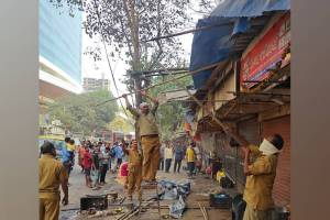 g south division of bmc undertook major operation to clear encroachments in Lower Parel on Friday