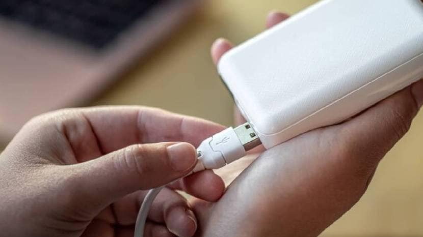 How to Clean Phone Charger