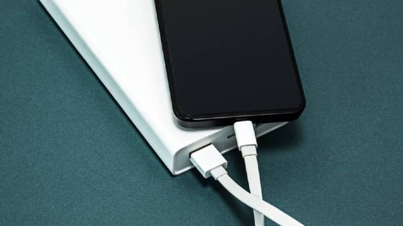 How to Clean Phone Charger