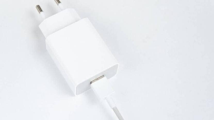 How to Clean Phone Charger