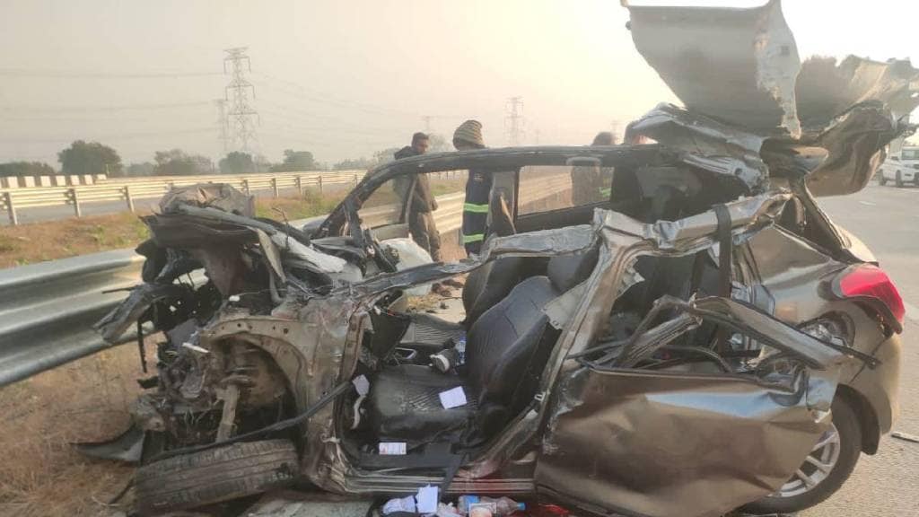 One passenger was killed and two others were injured in an accident on the highway on Saturday