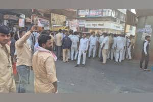 Rickshaw pullers protested at Nalasopara police station striking for two hours disrupting passengers