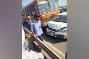 Car, ST buses hit, flyover , Nagpur,