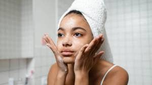 Is Facewash Harmful To Skin: चेहऱ्यावर फेसवॉश लावताना ‘ही’ काळजी नक्की घ्या… न घेतल्यास चेहऱ्यावर दुष्परिणाम होण्याची शक्यता